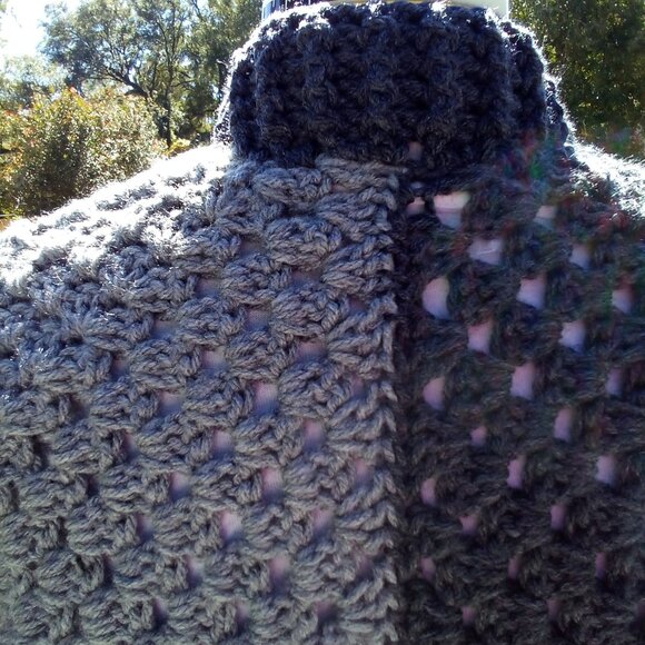 Handed Crafted Hexagon Cardigan, Size Large, Color Medium Gray and Dark Gray. - Picture 5 of 6